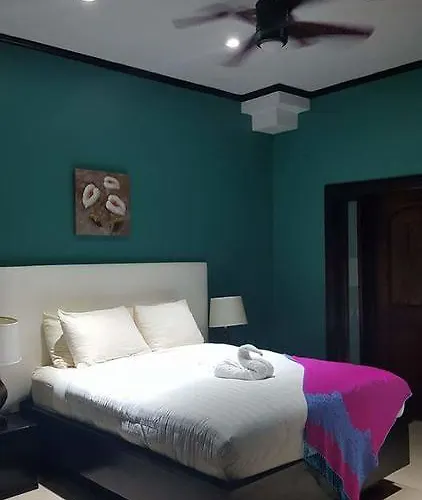 Villa Dora Mae *