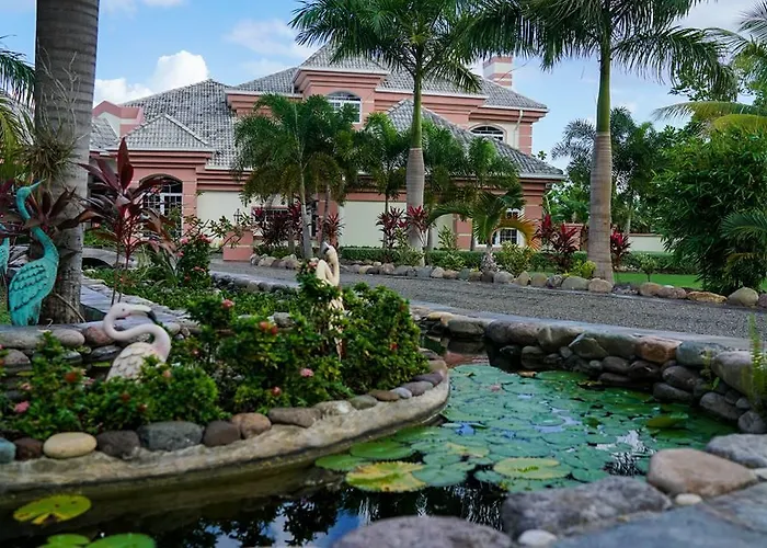 Villa Dora Mae