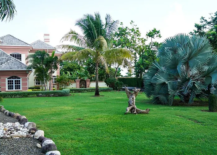 Villa Dora Mae *