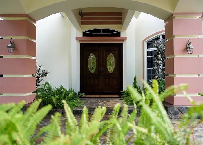 Villa Dora Mae