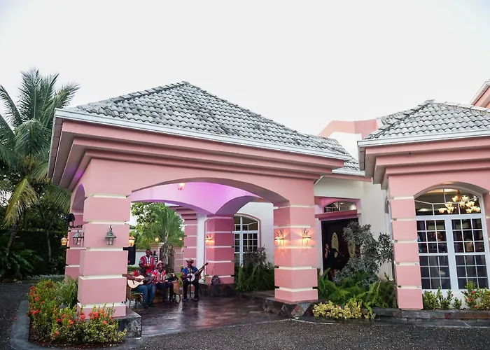 Villa Dora Mae *