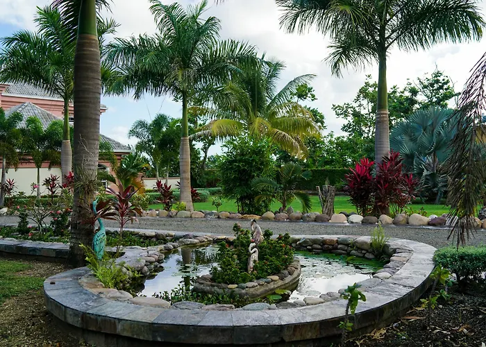 Dora Mae Villa